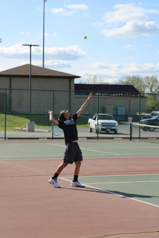 Tennis: Young Owls Looking To Improve
