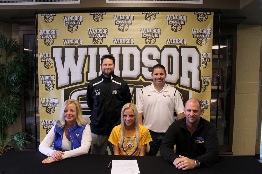 Kunz Signs To Play Soccer